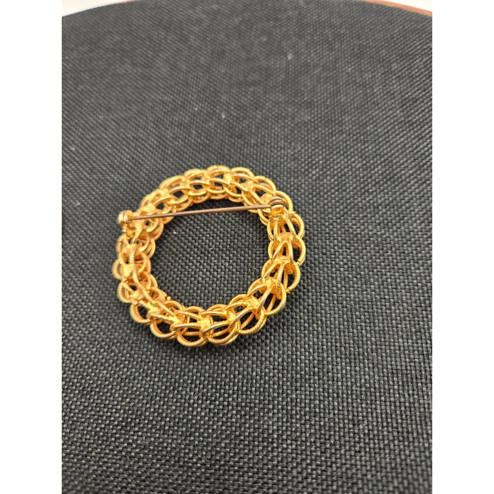 Vintage Gold Tone Textured Wreath Brooch Intricate Chain Link Circular Pin